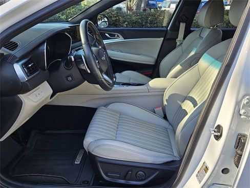 Used 2023 Genesis G70 3.3T image 10