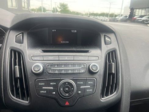 Used 2017 Ford Focus SE FWD image 24