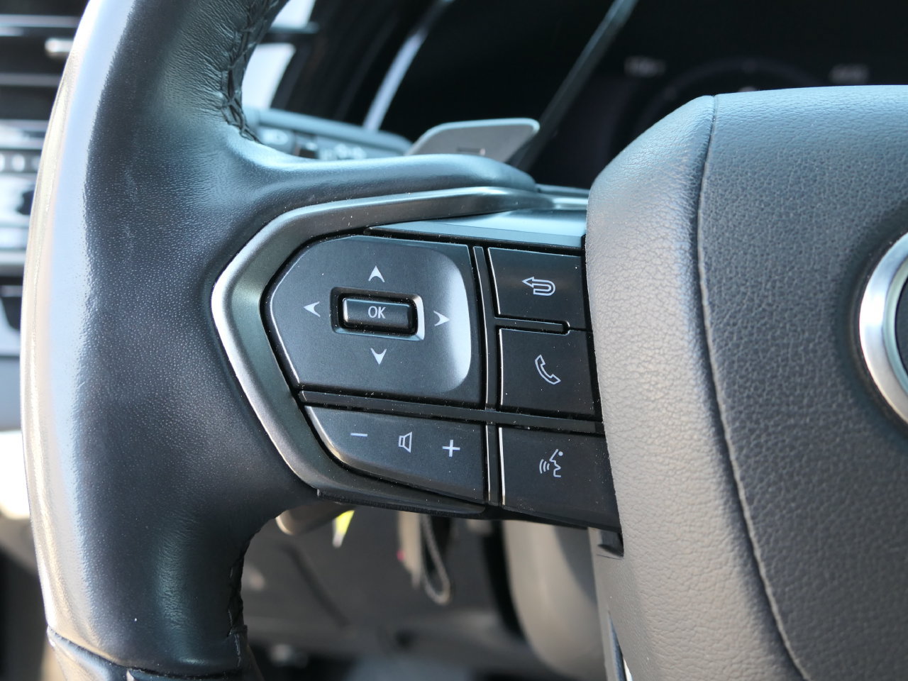 Used 2025 Lexus RX 350h w/ Convenience Package AWD/4WD image 13