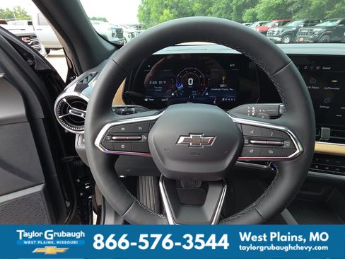 New 2027 Chevrolet Equinox ACTIV w/ Convenience Package III AWD/4WD image 17