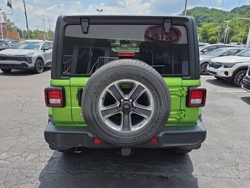 Used 2018 Jeep Wrangler Unlimited Sahara AWD/4WD image 6
