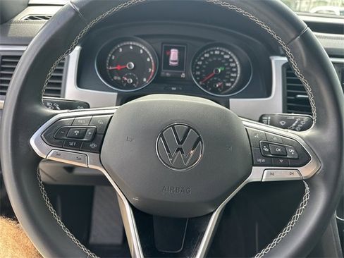 Used 2021 Volkswagen Atlas Cross Sport SE w/ Panoramic Sunroof Package image 22