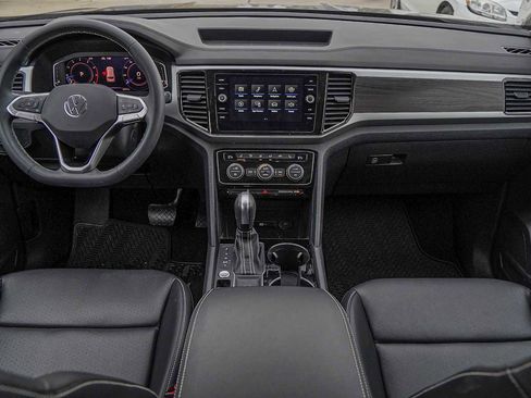 Used 2022 Volkswagen Atlas SE w/ Panoramic Sunroof Package image 25