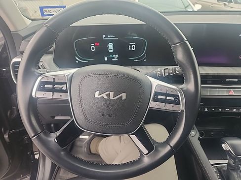 Used 2024 Kia Telluride EX w/ EX Captain's Chair Package FWD image 21