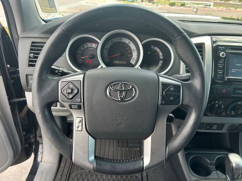 Used 2015 Toyota Tacoma 4x4 Double Cab w/ TRD Off-Road Package image 11