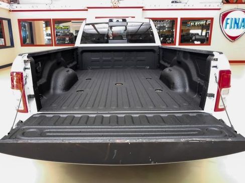 Used 2024 RAM 3500 Tradesman w/ Chrome Appearance Group AWD/4WD image 9