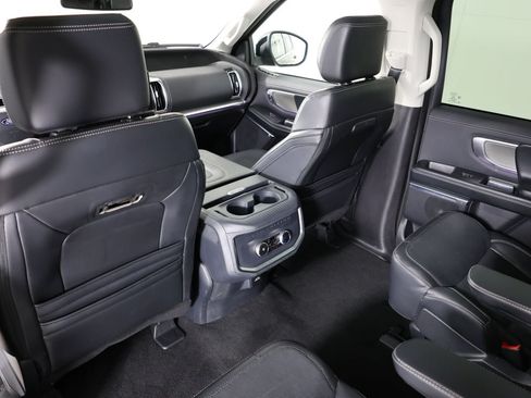 Used 2025 Ford Expedition Platinum AWD/4WD image 58