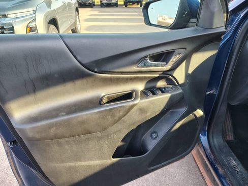 Used 2022 Chevrolet Equinox LT FWD image 15