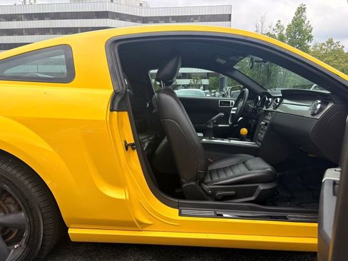 Used 2006 Ford Mustang GT RWD image 13