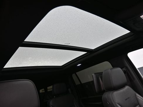 Used 2021 GMC Yukon XL Denali w/ Denali Premium Package image 38