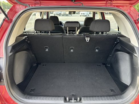 Used 2025 Hyundai Venue SEL FWD image 19