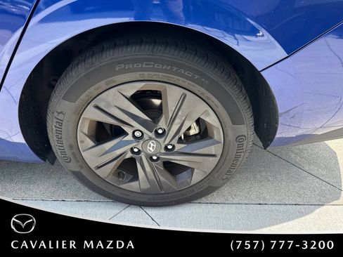 Used 2022 Hyundai Elantra SEL w/ Convenience Package FWD image 19