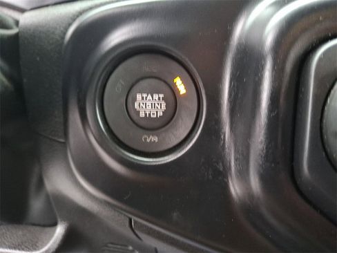 Used 2022 Jeep Wrangler Unlimited Sahara image 28