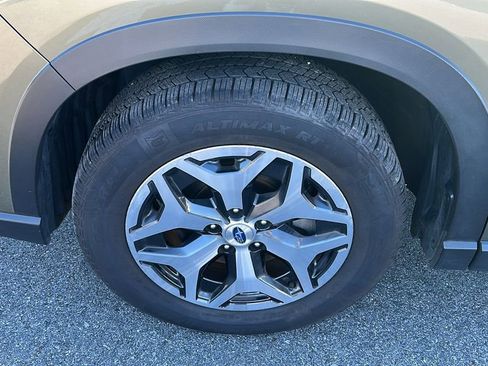 Certified 2023 Subaru Forester Premium image 5