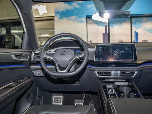 Used 2024 Volkswagen Atlas Cross Sport SEL Premium R-Line image 16