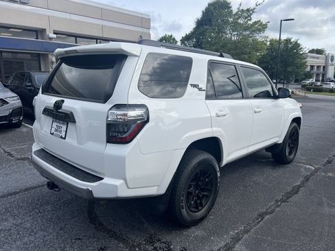 Used 2021 Toyota 4Runner TRD Off-Road Premium w/ Moonroof Package AWD/4WD image 5