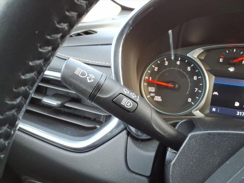 Used 2020 Chevrolet Equinox Premier image 33