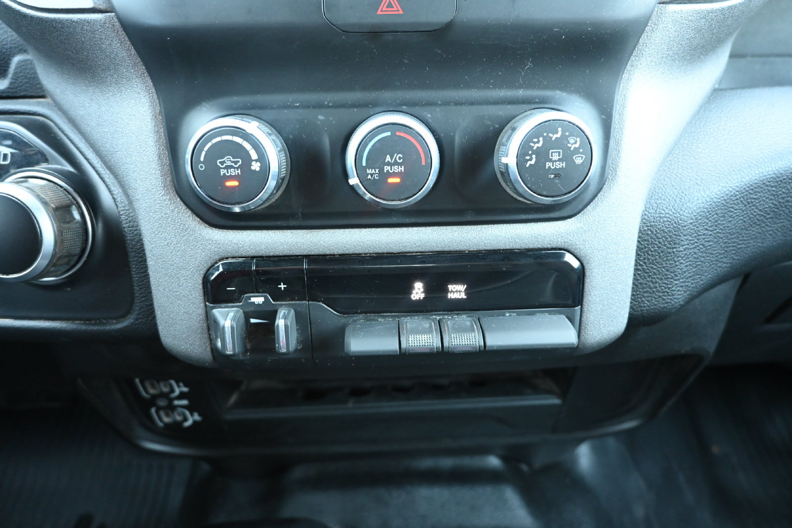Used 2024 RAM 2500 Tradesman AWD/4WD image 15