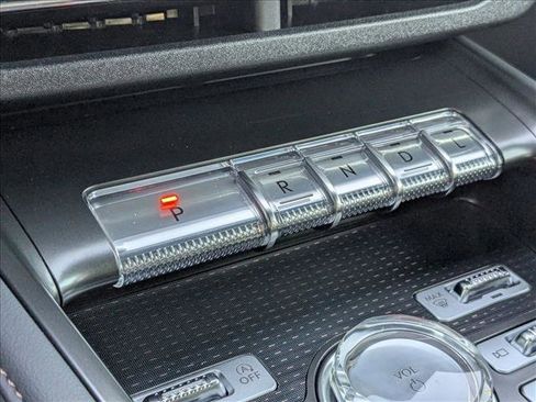 Used 2024 Lincoln Nautilus Reserve w/ Jet Appearance Package (87T) image 12