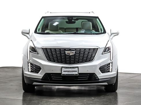 Used 2021 Cadillac XT5 Premium Luxury image 3