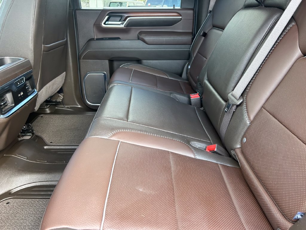 Used 2024 GMC Sierra 2500 Denali w/ Denali Reserve Package AWD/4WD image 17