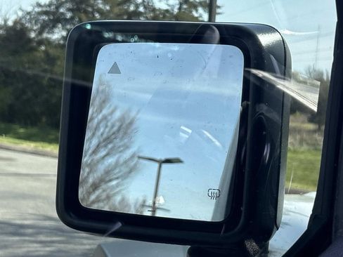 Used 2022 Jeep Wrangler Unlimited Rubicon w/ Dual Top Group AWD/4WD image 22