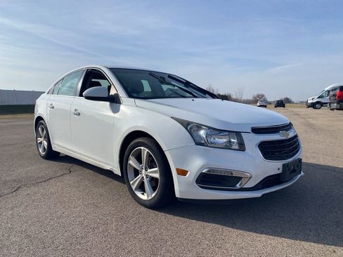 Used 2015 Chevrolet Cruze LT image 3