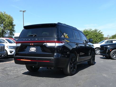 Used 2023 Lincoln Navigator Reserve AWD/4WD image 5
