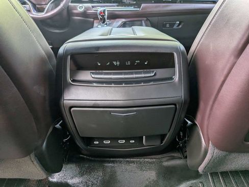 Used 2024 Cadillac Escalade Sport Platinum w/ LPO, ONYX Package AWD/4WD image 18