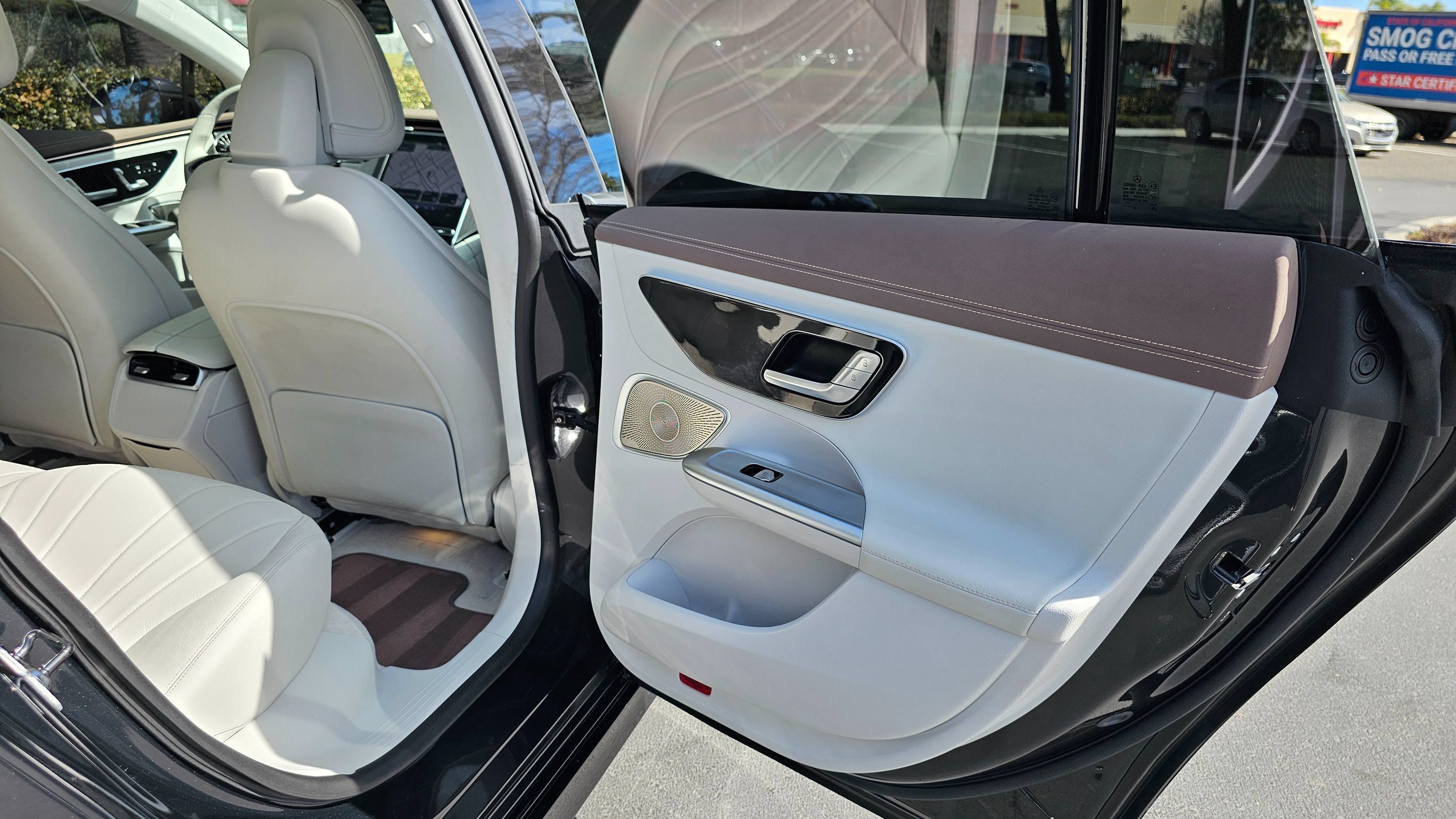 Used 2023 Mercedes-Benz EQE 500 4MATIC Sedan w/ Exclusive Trim Package image 30