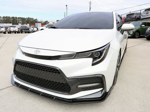 Used 2020 Toyota Corolla XSE image 28