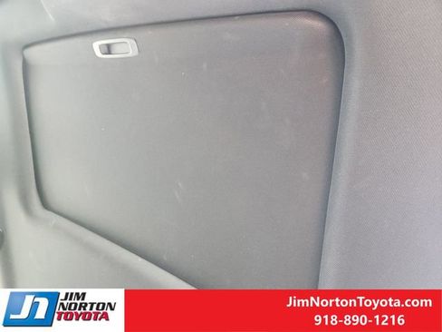 Used 2018 Toyota Tacoma Limited image 27