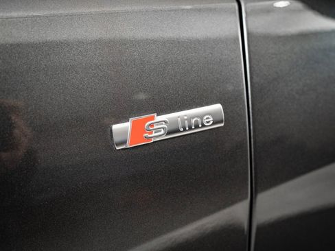 Used 2021 Audi Q8 Prestige image 9