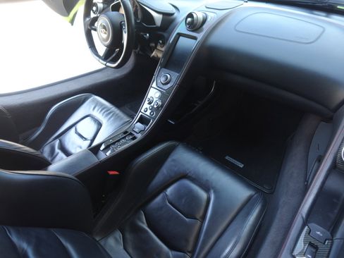 Used 2016 McLaren 650S Spider image 17