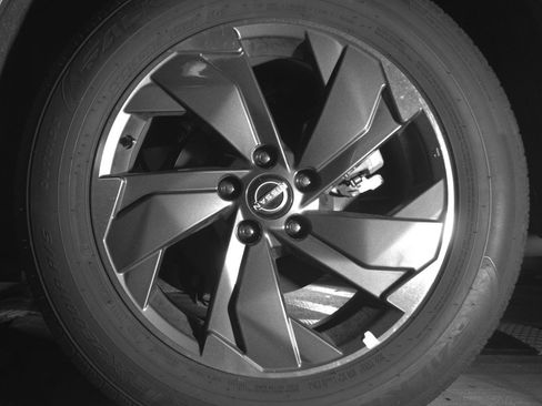 Used 2025 Nissan Rogue SV FWD image 13