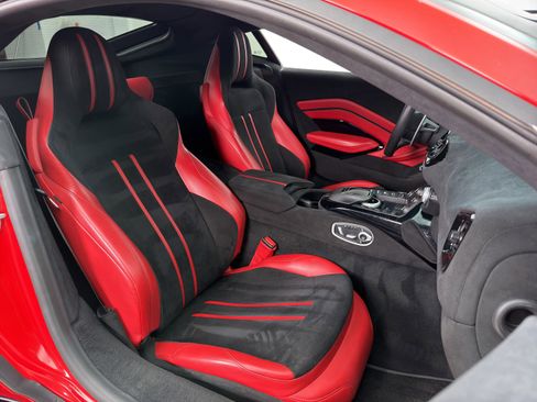 Used 2020 Aston Martin V8 Vantage Coupe RWD image 21