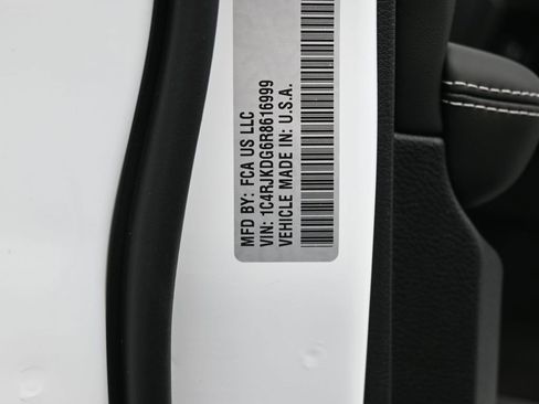 Used 2024 Jeep Grand Cherokee L Overland image 15