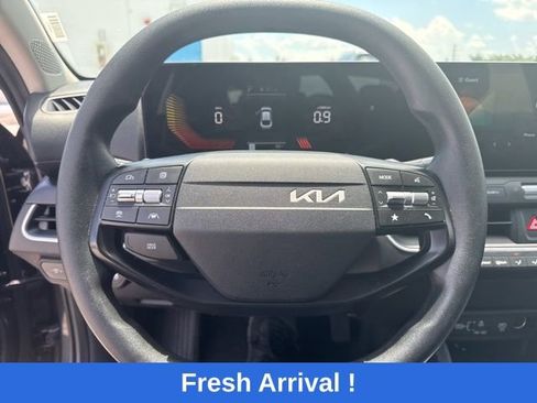 Used 2025 Kia K4 LXS image 5