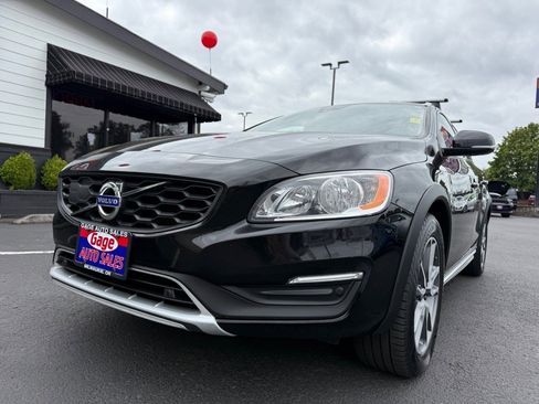 Used 2018 Volvo V60 T5 Cross Country w/ Convenience Package image 15
