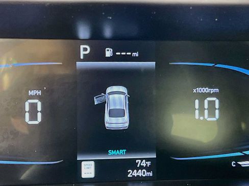 Certified 2025 Hyundai Elantra Sport FWD image 12