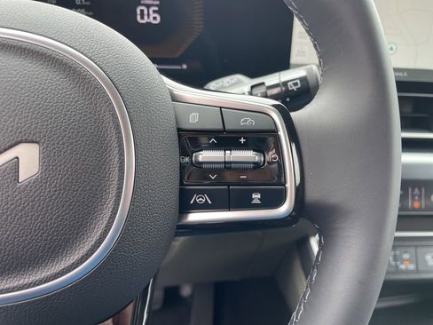 New 2026 Kia Carnival FWD image 26