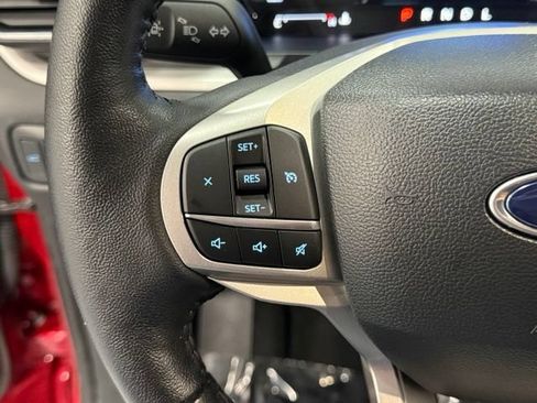 Used 2023 Ford Explorer XLT w/ Equipment Group 202A AWD/4WD image 16