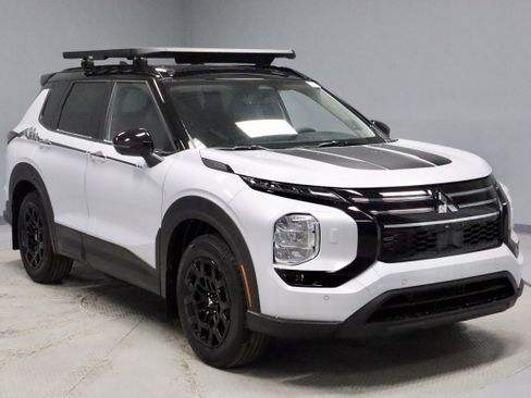 New 2026 Mitsubishi Outlander Trail Edition image 1