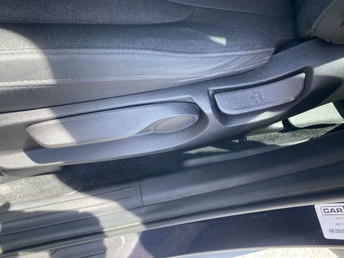 Used 2022 Kia Carnival LX image 12