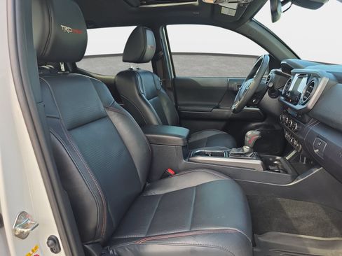 Used 2019 Toyota Tacoma TRD Pro AWD/4WD image 10