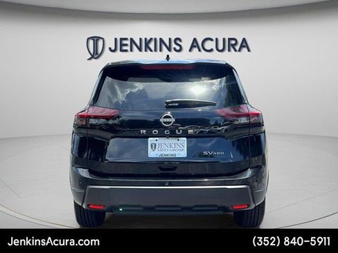 Used 2024 Nissan Rogue SV AWD/4WD image 6