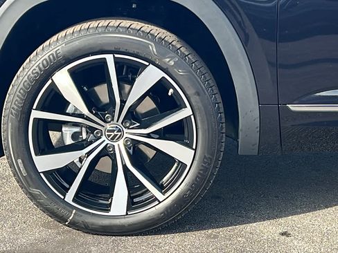 New 2026 Volkswagen Atlas SEL Premium R-Line image 9