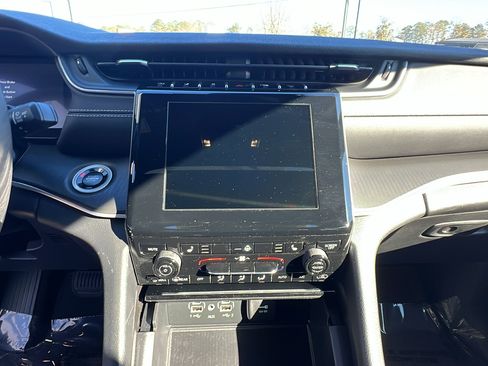 New 2025 Jeep Grand Cherokee Altitude image 25