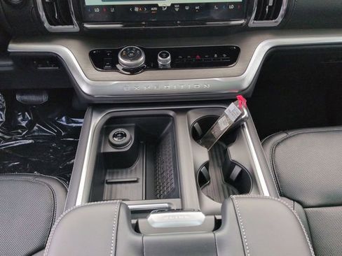 New 2025 Ford Expedition Max Platinum w/ Driver's Package image 19