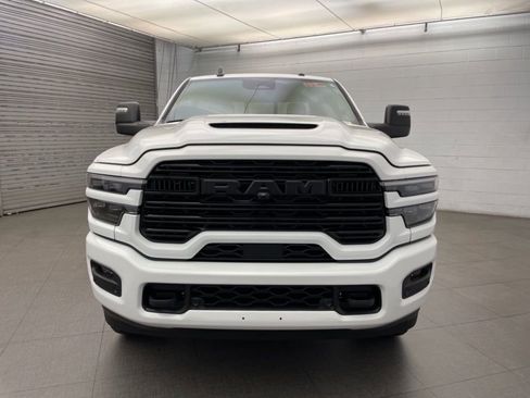 New 2026 RAM 3500 Laramie AWD/4WD image 9